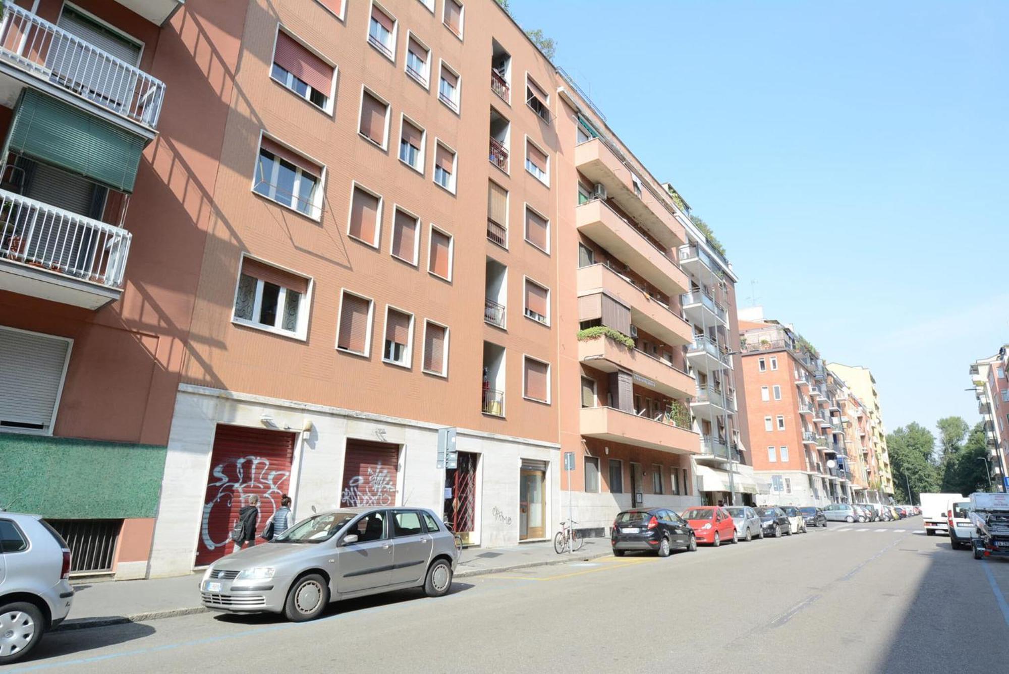 Sebino Guest House Milan Bagian luar foto